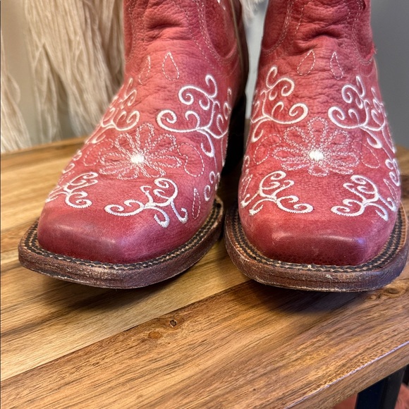 Ferrini Burgundy Heeled Boots with Silver Detailing - Picture 3 of 7